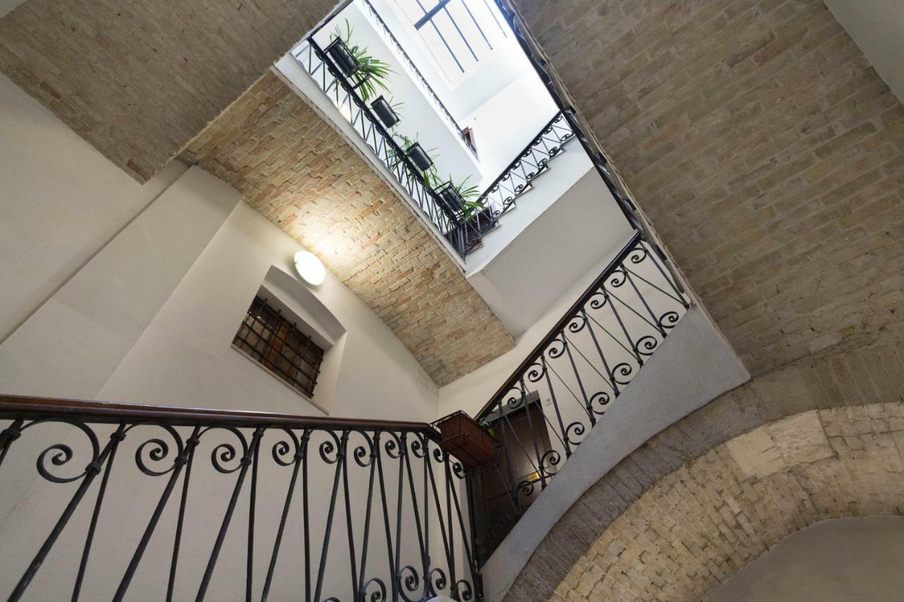 Domo 5 Teste Cagliari Kültér fotó
